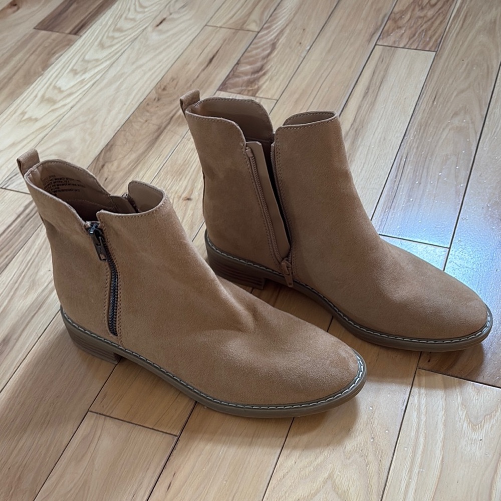 TARGET TAN BOOTIES